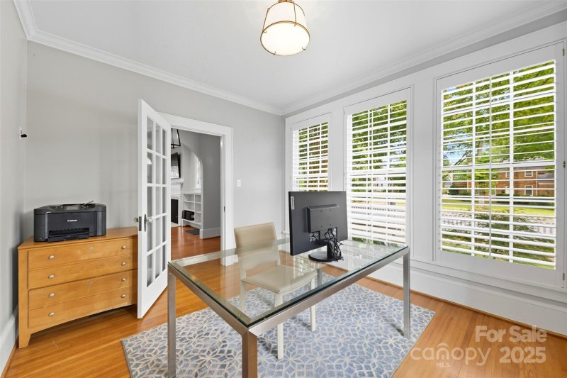 Property image 5 of 1518 Providence Road in Myers Park, Charlotte, NC 28207