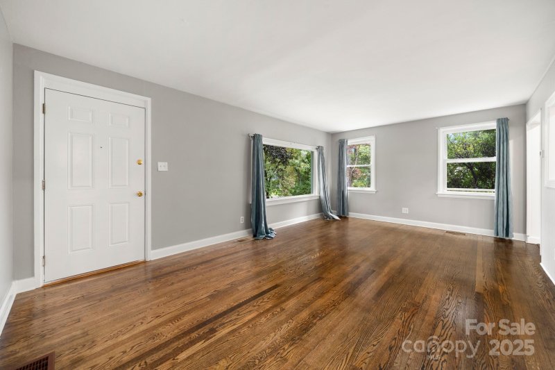 Property image 4 of 60 Middlemont Avenue in Horney Heights, Asheville, NC 28806