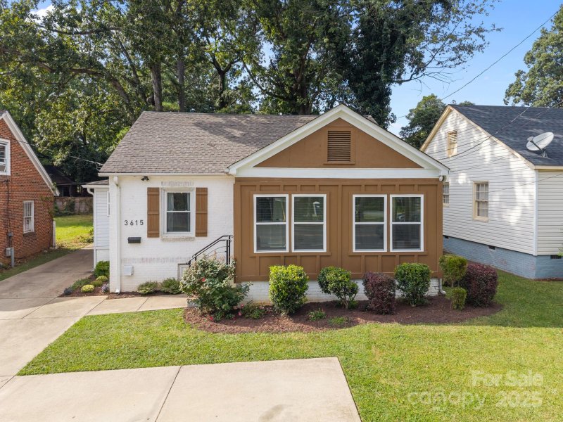 Property image 2 of 3615 The Plaza in The Arts District, Charlotte, NC 28205