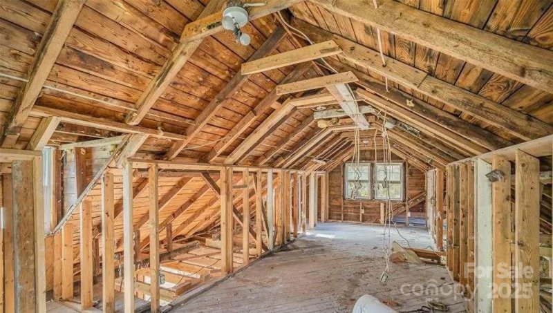 Property image 2 of 2839 24th Avenue in Clearview Acres, Hickory, NC 28601