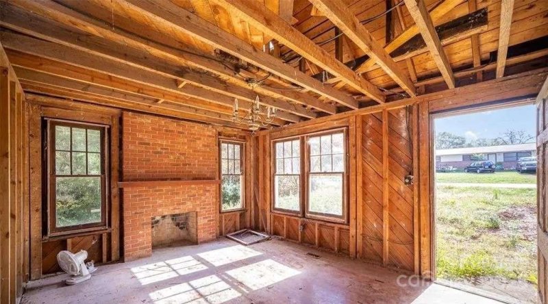 Property image 3 of 2839 24th Avenue in Clearview Acres, Hickory, NC 28601