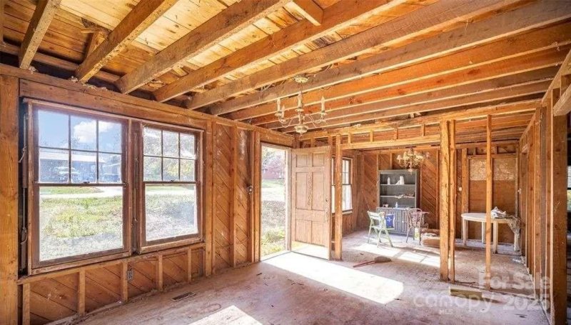 Property image 4 of 2839 24th Avenue in Clearview Acres, Hickory, NC 28601