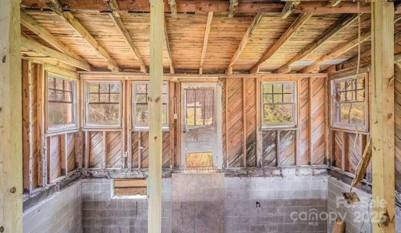 Property image 5 of 2839 24th Avenue in Clearview Acres, Hickory, NC 28601