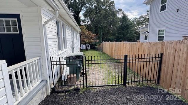 Property image 3 of 409 W Sixth Avenue in York Chester, Gastonia, NC 28052