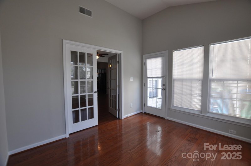 Property image 3 of 4923 Sunburst Lane in Farmington Ridge, Charlotte, NC 28213