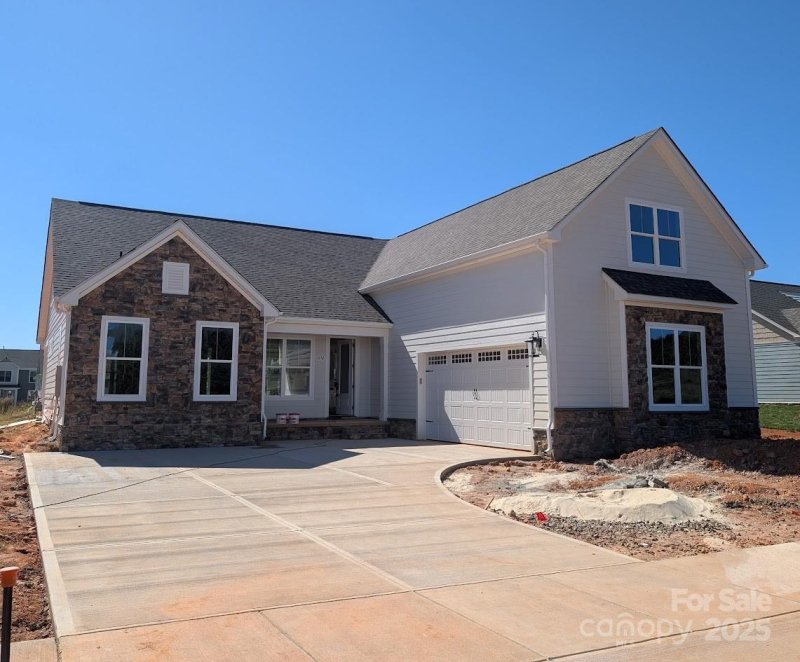 Property image 2 of 1652 Dresden Drive in Stoneridge Hills, Rock Hill, SC 29732
