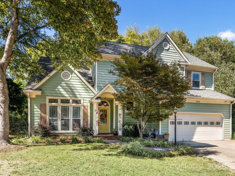 Yorkshire, Charlotte Community