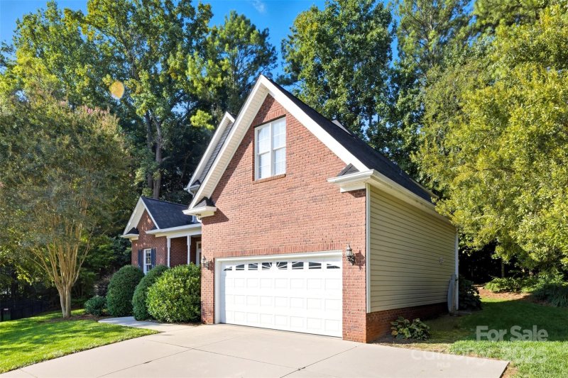 Property image 3 of 1858 Abbotsford Court in Cambridge Estates, Gastonia, NC 28056
