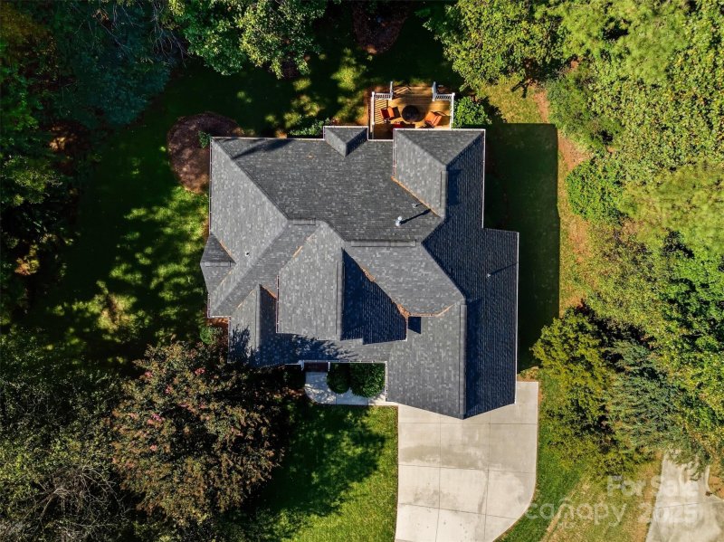 Property image 5 of 1858 Abbotsford Court in Cambridge Estates, Gastonia, NC 28056