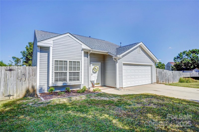 Property image 2 of 4700 Pickford Court in Brekonridge, Monroe, NC 28110