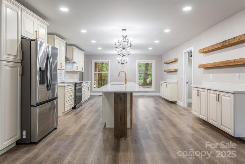 Property image 4 of 118 Rugby Forest Lane in Rugby Forest, Hendersonville, NC 28791