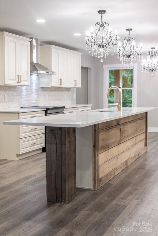 Property image 5 of 118 Rugby Forest Lane in Rugby Forest, Hendersonville, NC 28791