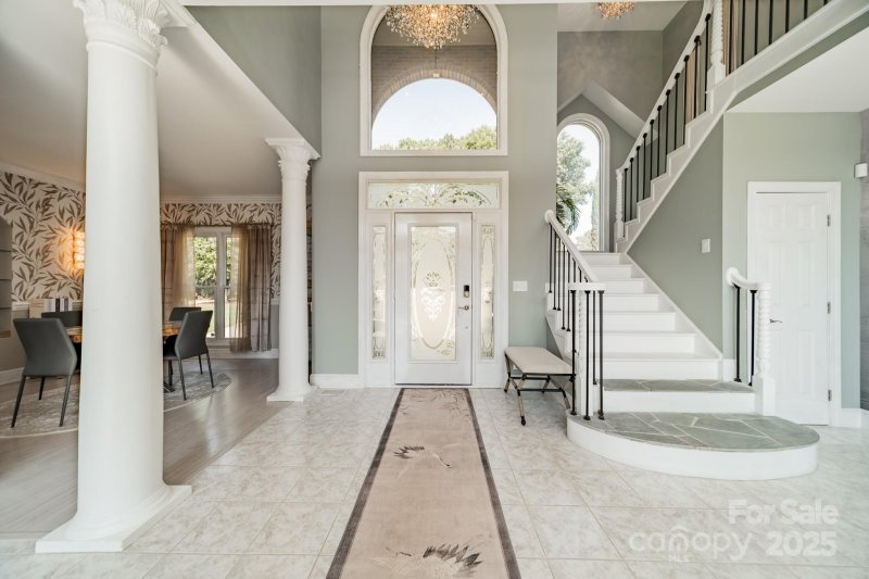 Property image 4 of 8030 Ravenwood Lane in Cowans Ford Country Club, Stanley, NC 28164