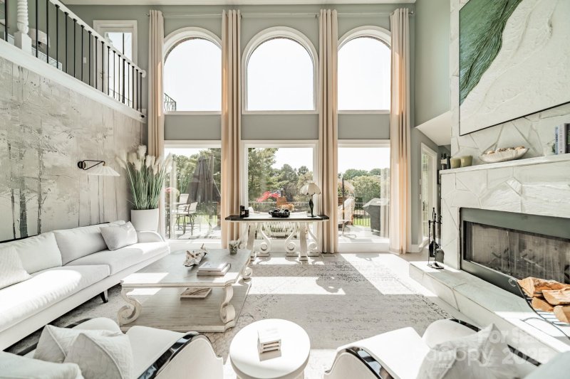 Property image 5 of 8030 Ravenwood Lane in Cowans Ford Country Club, Stanley, NC 28164