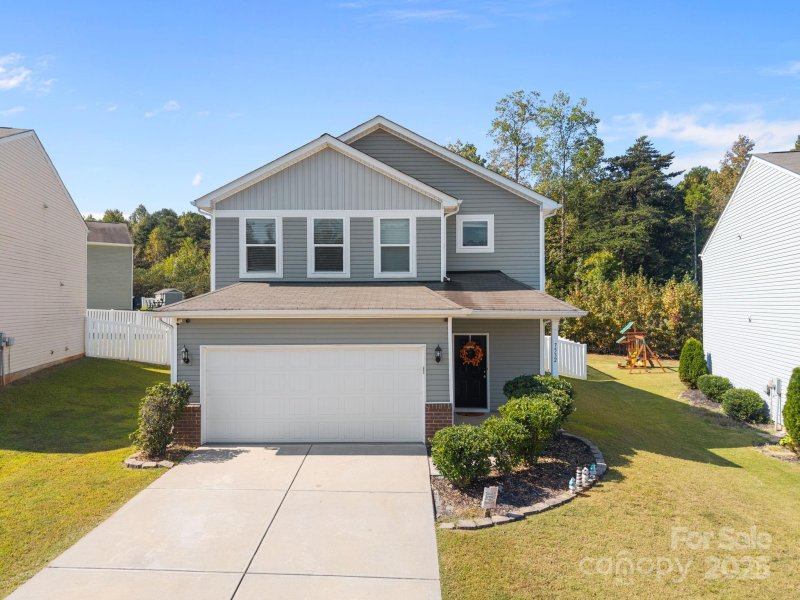 Woodbury, Charlotte Community