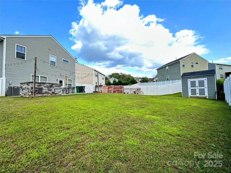 Property image 4 of 7532 Spring Spruce Lane in Woodbury, Charlotte, NC 28227