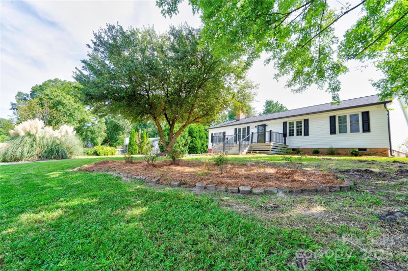 Property image 4 of 600 Ginger Drive in Williamsburg Acres, Kings Mountain, NC 28086