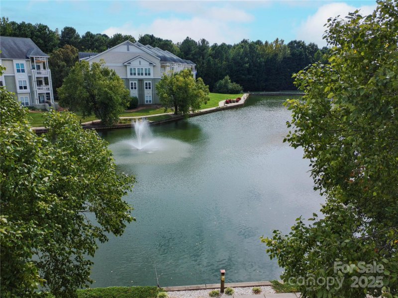 Property image 5 of 18742 Nautical Drive in Admirals Quarters, Cornelius, NC 28031