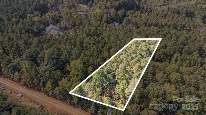 Property image 3 of 3304 Sherman Drive in Riverchase Estates, Lancaster, SC 29720