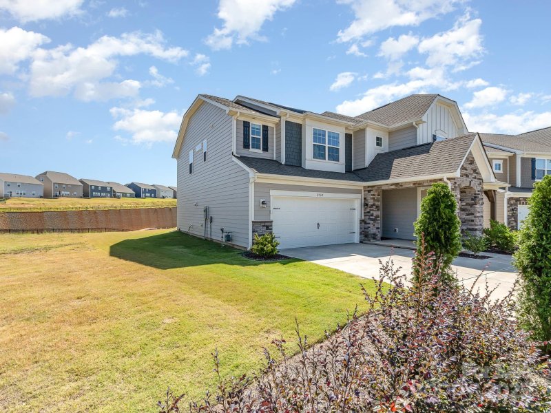 Property image 2 of 2769 Monument Point Circle in Elizabeth, Fort Mill, SC 29715