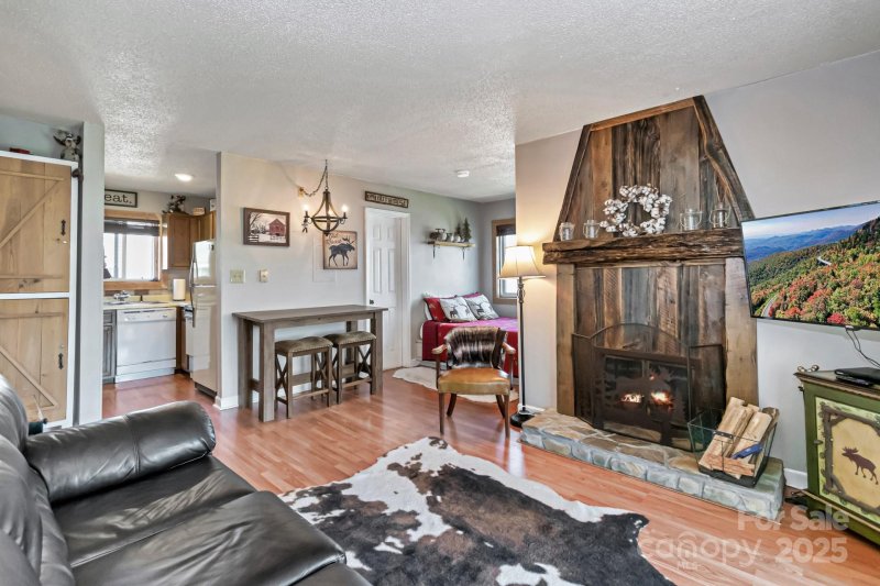 Property image 3 at 301 Pinnacle Inn Road, Beech Mountain, NC 28604