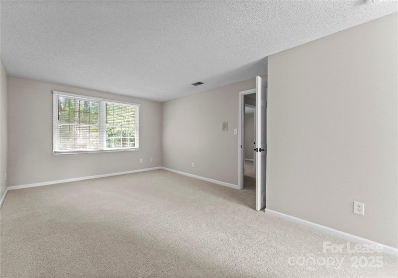 Property image 4 at 7016 Wannamaker Lane, Charlotte, NC 28226