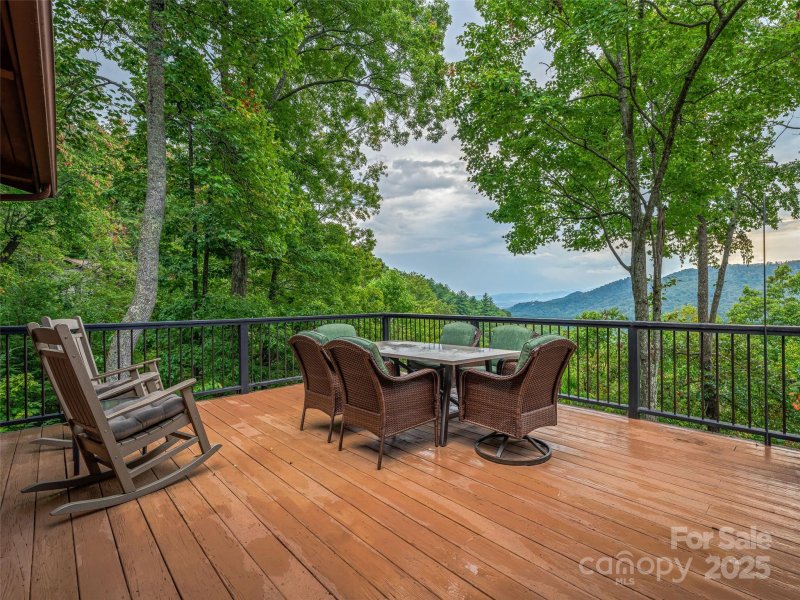 Property image 3 of 605 Upper Sondley Drive in Sondley Estates, Asheville, NC 28805