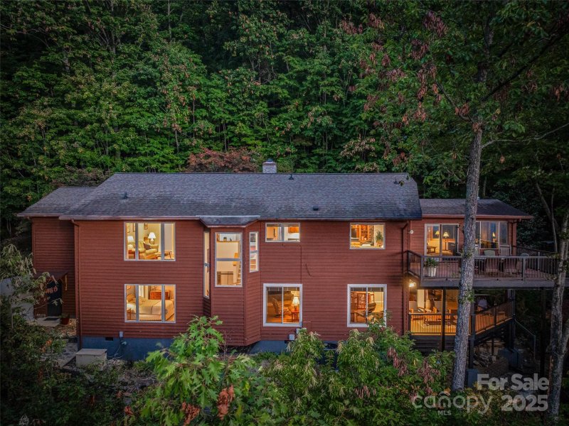 Property image 5 of 605 Upper Sondley Drive in Sondley Estates, Asheville, NC 28805