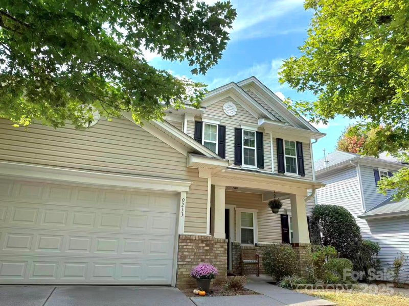 Property image 2 of 9213 Seamill Road in Berewick, Charlotte, NC 28278