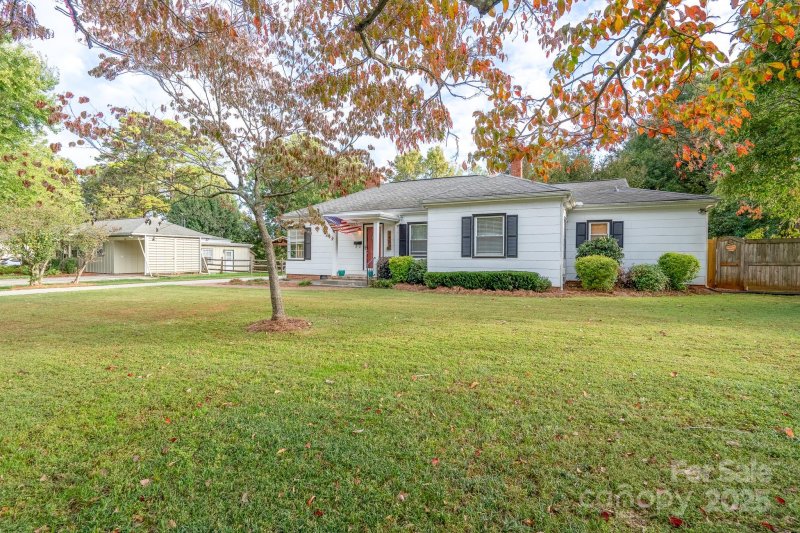 Property image 3 of 745 Carolyn Drive in Crestwood, Concord, NC 28025