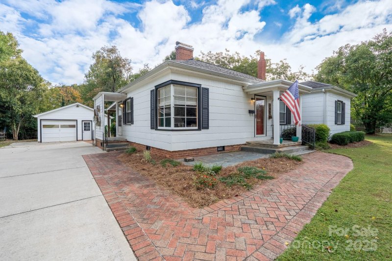 Property image 5 of 745 Carolyn Drive in Crestwood, Concord, NC 28025