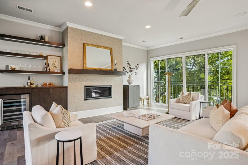 Property image 5 of 1708 Lombardy Circle in Dilworth, Charlotte, NC 28203