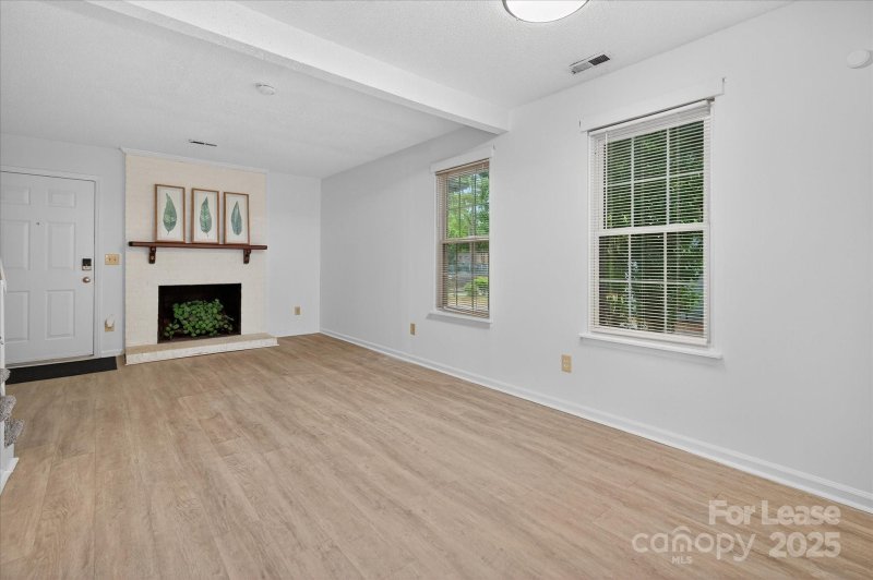 Property image 4 of 10702 Blue Heron Drive in Falcon Ridge, Charlotte, NC 28226