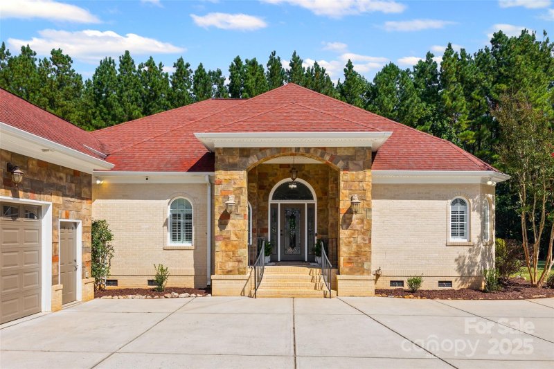 Property image 2 of 1385 Indigo Court in Catawba Shores Estates, Rock Hill, SC 29730