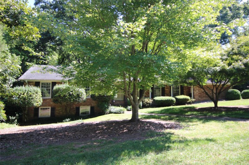 Property image 2 at 1812 Woodberry Road, Charlotte, NC 28212