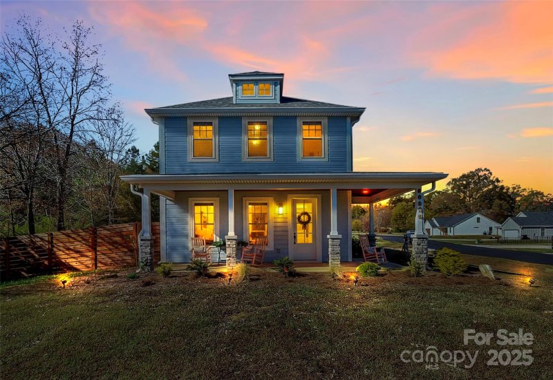 Hawthorne Commons, Albemarle community