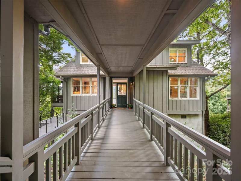 Property image 2 of 18 Wild Ivy Run in Champion Hills, Hendersonville, NC 28739