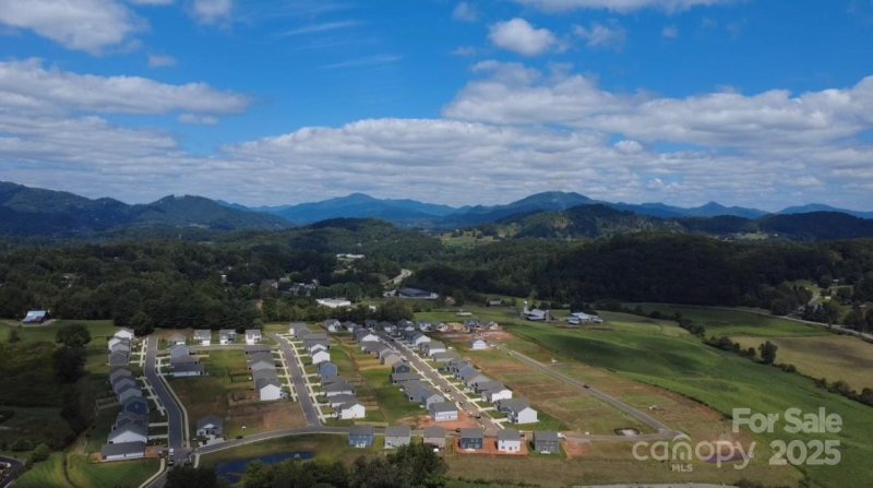 Property image 3 of 132 Queen Valley Way in Valleywood Farms, Waynesville, NC 28786