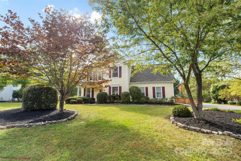 Property image 2 at 8025 Sheckler Lane, Matthews, NC 28104