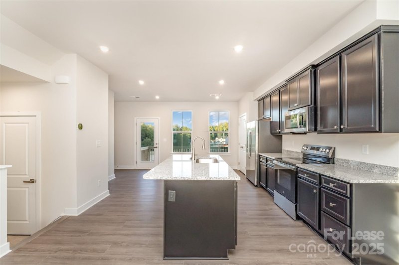 Property image 3 of 2528 Ellen Avenue in Edenbrook, Charlotte, NC 28208