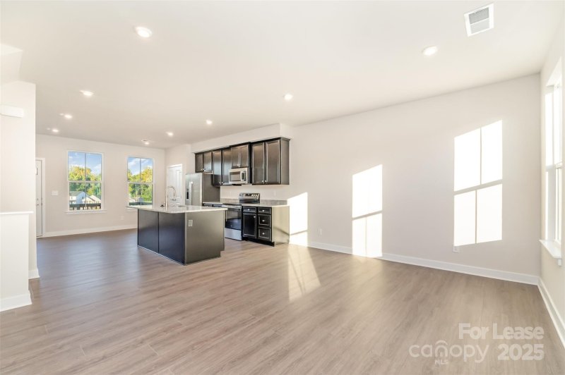 Property image 5 of 2528 Ellen Avenue in Edenbrook, Charlotte, NC 28208