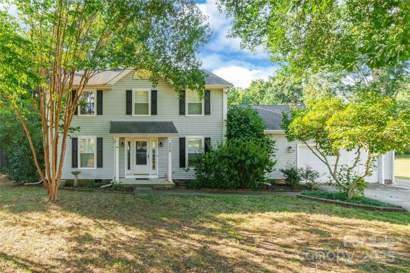 Parklake, Pineville Community