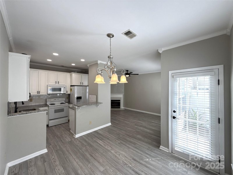 Property image 5 of 2043 Lennox Square Road in Lennox Square, Charlotte, NC 28210