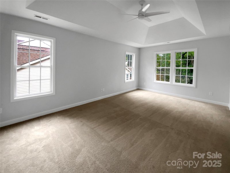 Property image 5 of 1523 Callender Lane in Highland Creek, Charlotte, NC 28269