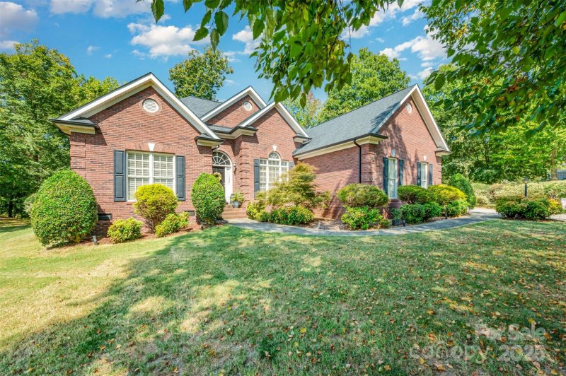 Property image 2 of 3757 Ayrshire Court in Stallings Farm, Harrisburg, NC 28075