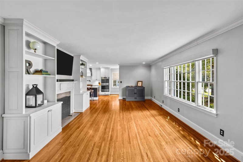 Property image 5 of 2821 Sharon Road in Myers Park, Charlotte, NC 28211