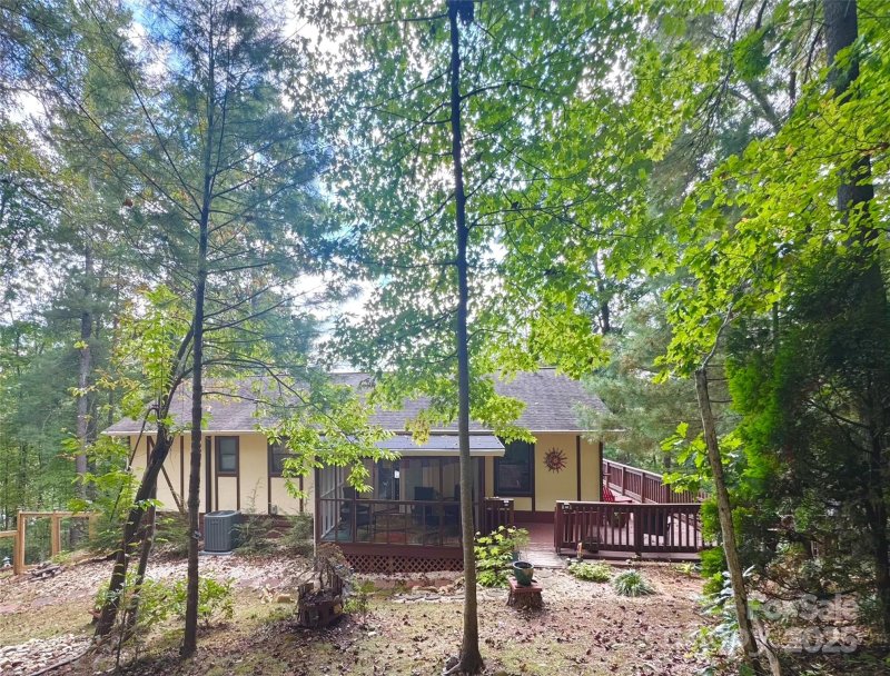 Property image 2 of 17 Brandywine Lane in Riceville Forest, Asheville, NC 28805