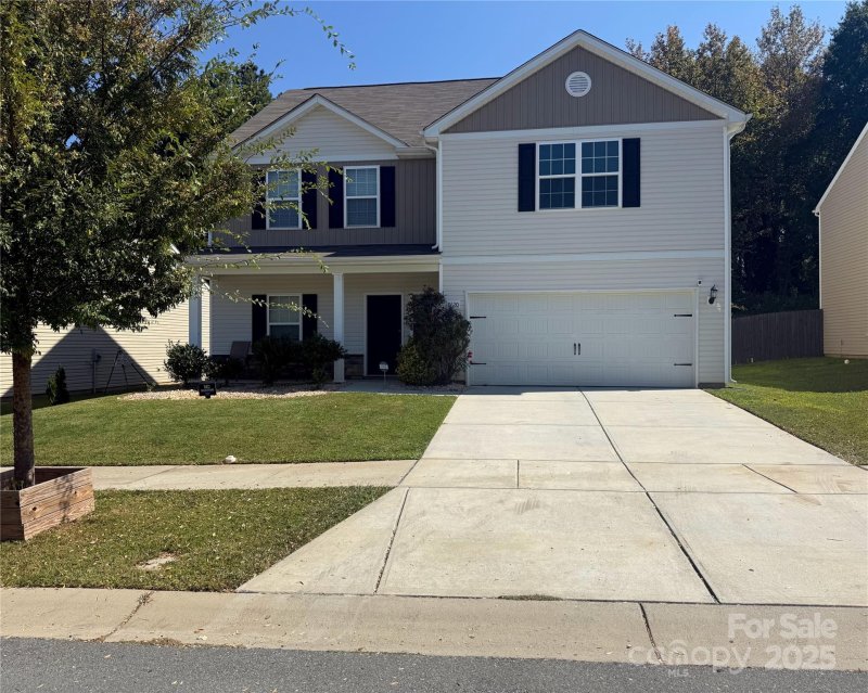 The Reserve at Canyon Hills, Charlotte Community