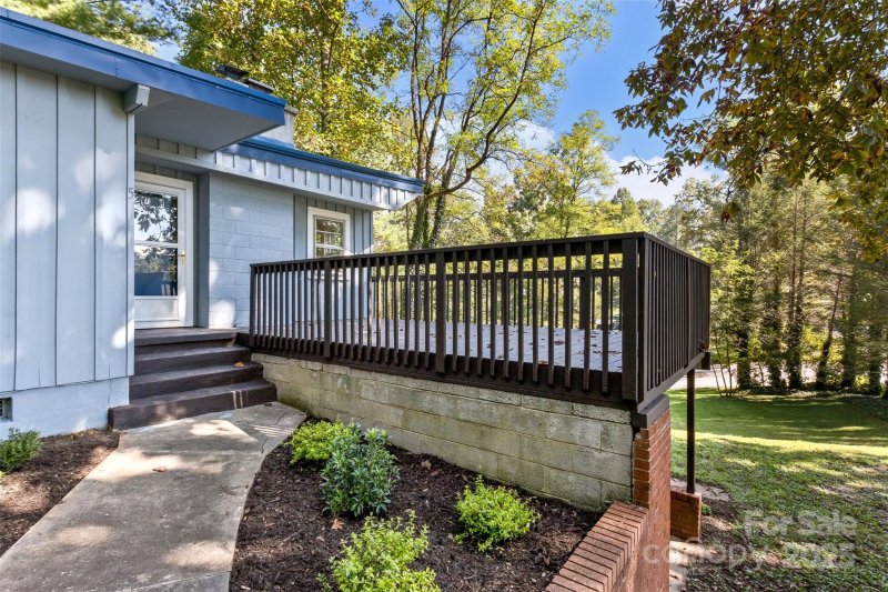 Property image 3 of 54 Hampden Road in Beverly Hills, Asheville, NC 28805