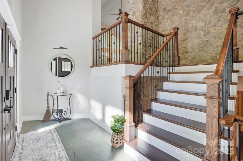 Property image 4 of 1380 Carmen Lane in Claremont, Gastonia, NC 28054